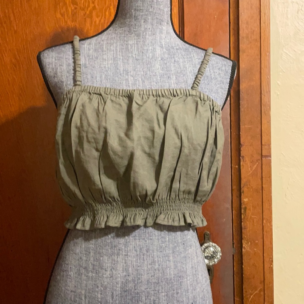 American eagle crop top